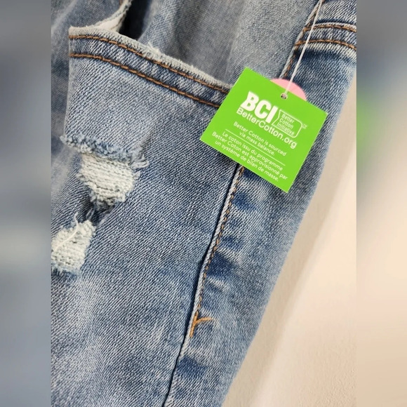 Stylish Men's Distressed Denim  Shorts - Ripped & Stretch Fit for Casual Wear - Picture 10 of 14